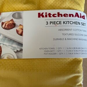 NWT KitchenAid 3 PC Oven MITT, POT HOLDER & TOWEL Lemon Yellow